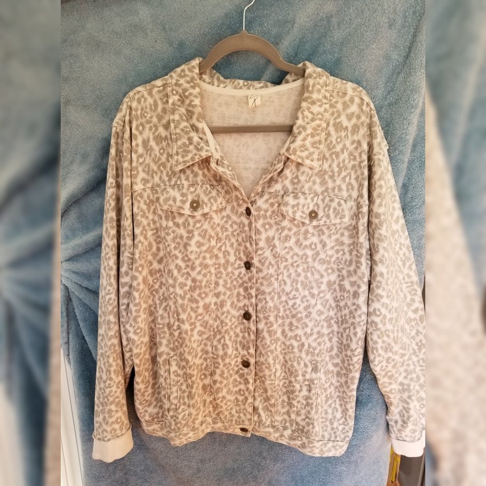 NWOT- Gray/White Animal Print Jacket
